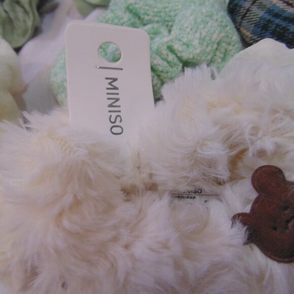 Lot of 26 Misc Miniso, Scrunchies, Floral, Pinstripes, Plain, fuzzy - Picture 5 of 5